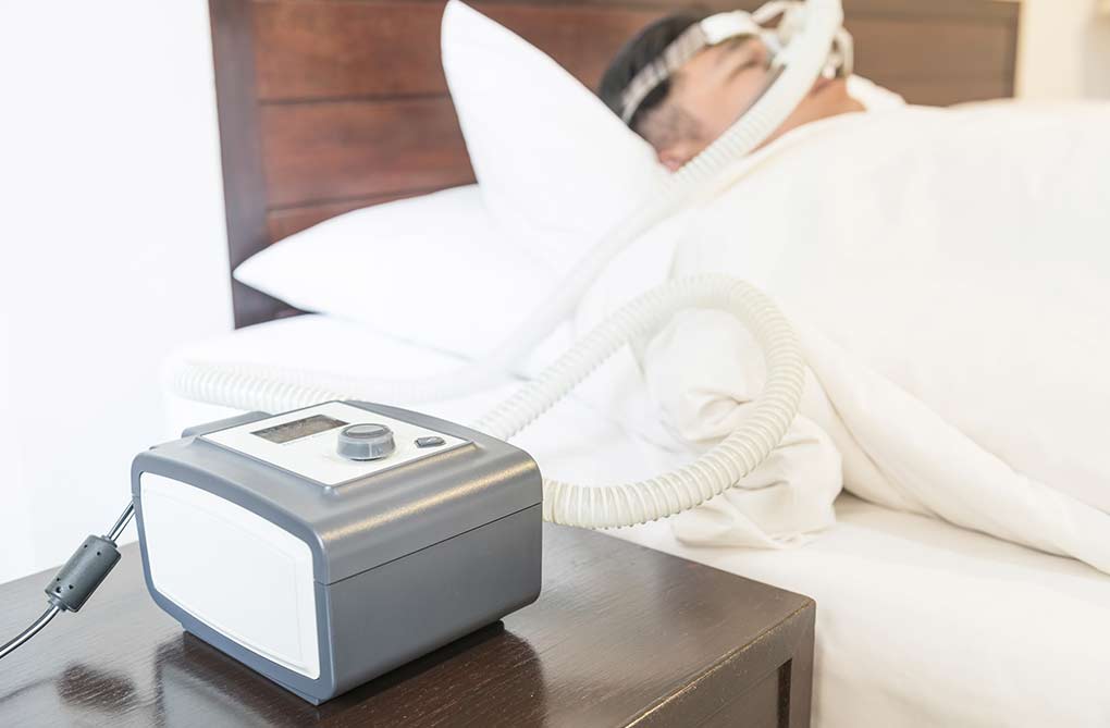 Appareil aide respiratoire apnée du sommeil seniors