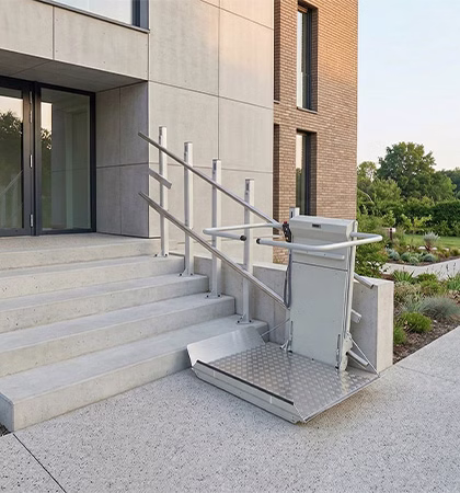 Bannière Plateforme élévatrice PMR mobile