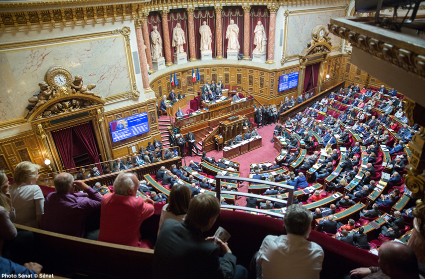 Le Sénat repousse l'âge de la retraite