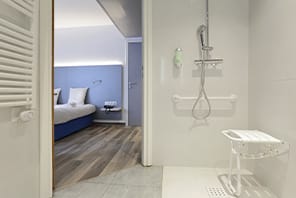 https://www.bonjoursenior.fr/wp-content/uploads/2022/07/galerie_douche-handicape_reduit-01.jpg