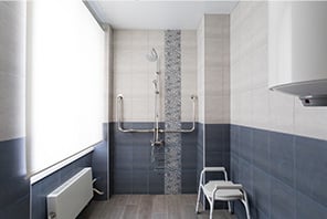 https://www.bonjoursenior.fr/wp-content/uploads/2022/07/galerie_douche-handicape_reduit-04.jpg