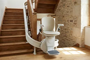 https://www.bonjoursenior.fr/wp-content/uploads/2025/07/montascale-curvilineo-03-296x198-1.webp