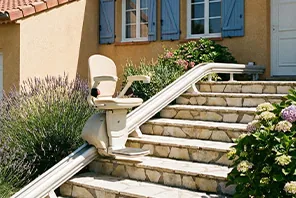 https://www.bonjoursenior.fr/wp-content/uploads/2025/07/montascale-esterno-02-296x198-1.webp