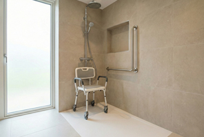 https://www.bonjoursenior.fr/wp-content/uploads/2025/12/slider_mini_douche-pmr.jpg